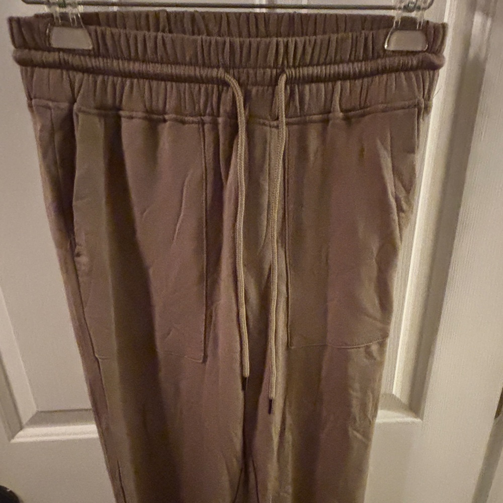 Workshop Olive Sweatpants Size Small